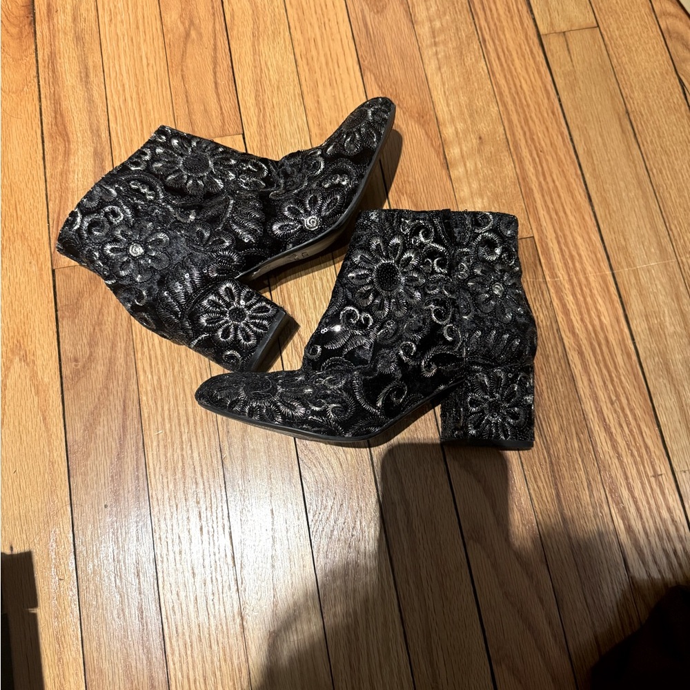 Aldo velvet sequins velour embroidery floral chunky block heel sz 9 whimsygoth